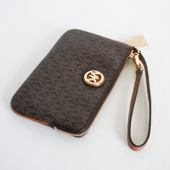 Michael Kors Fulton LG MK TZ Brown Wristlet - Picture 4 of 8